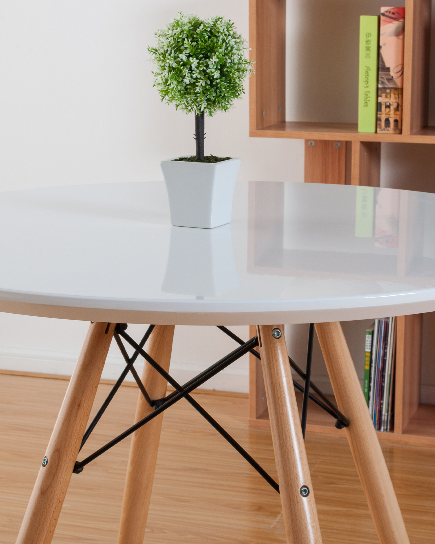 Bàn ăn bằng gỗ tròn Bắc Âu Bàn ăn bằng gỗ tròn Bắc Âu