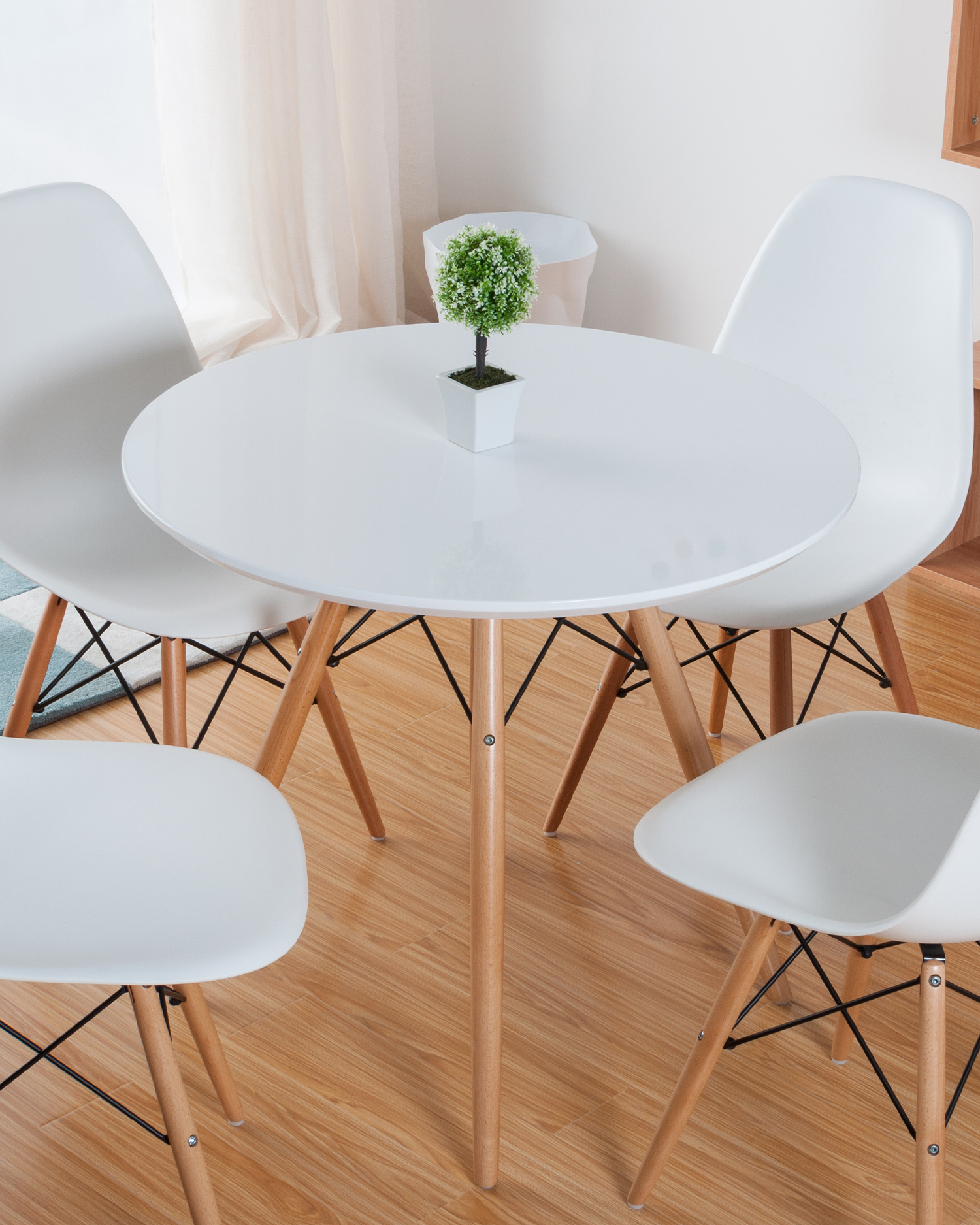 Bàn ăn bằng gỗ tròn Bắc Âu Bàn ăn bằng gỗ tròn Bắc Âu